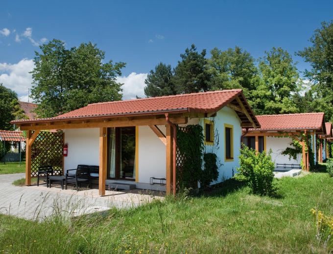 Bungalov zadní pohled - Penzion Kamínek Nové Hrady