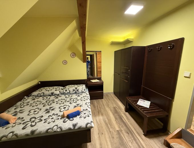 Dvoulůžkový pokoj penzionu Kamínek v Nových Hradech